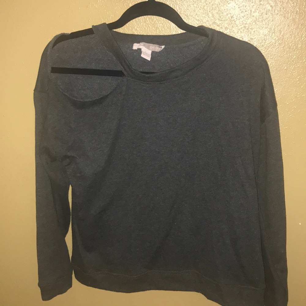 Cut-out open shoulder sweatshirt